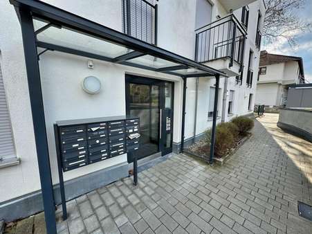 Hauszugang Hauszugang - Penthouse-Wohnung in 86633 Neuburg mit 77m² mieten