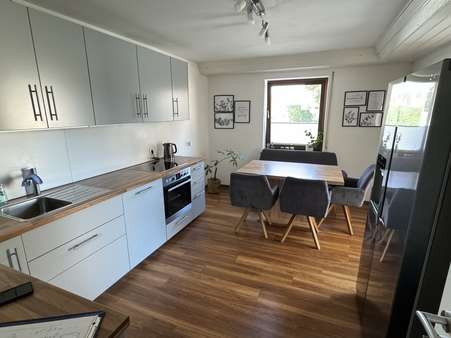 Wohnküche I - Souterrain-Wohnung in 86643 Rennertshofen mit 70m² mieten