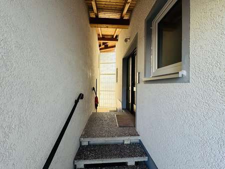 Eingang Eingang - Einfamilienhaus in 86633 Neuburg mit 247m² kaufen