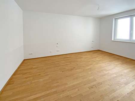 Schlafzimmer - Etagenwohnung in 86633 Neuburg mit 90m² mieten
