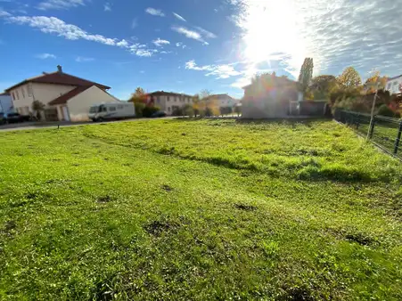 Voll erschlossen - Baugrundstück ohne Bauzwang