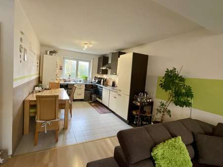 Esstisch mit zeitlos schöner Einbauküche  - Etagenwohnung in 86609 Donauwörth mit 73m² kaufen