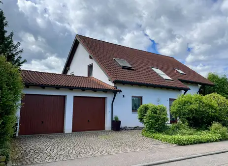 Stilvolles Einfamilienhaus in Pflaumloch

