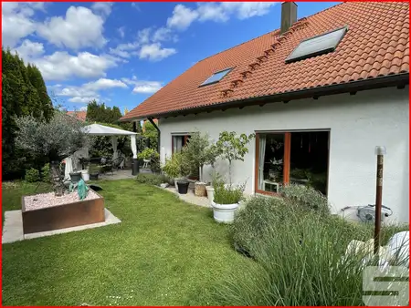 Stilvolles Einfamilienhaus in Pflaumloch

