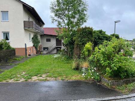 Mögliche Einfahrt zum Nebengebäude - Bauernhaus in 89446 Ziertheim mit 213m² kaufen