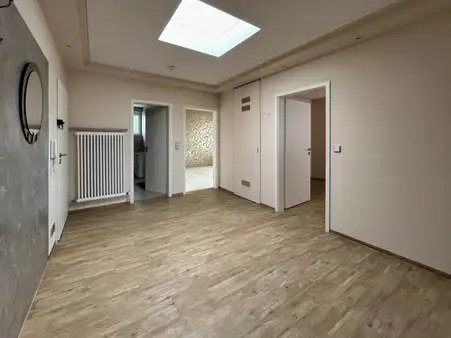 Neuwertige 3-Zimmer-Wohnung mit Balkon in ruhiger Lage
