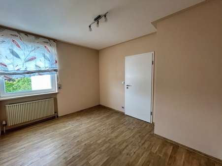Zimmer Zimmer - Etagenwohnung in 86720 Nördlingen mit 81m² kaufen