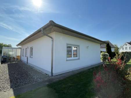 Nord-West-Ansicht - Bungalow in 89423 Gundelfingen mit 105m² kaufen