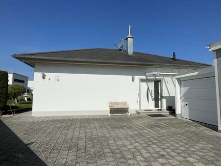 Ostansicht - Bungalow in 89423 Gundelfingen mit 105m² kaufen
