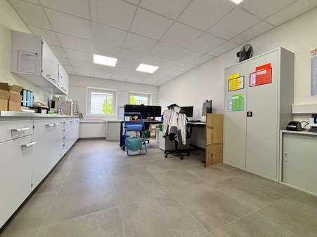 Büroraum - Obergeschoss Halle 8b - Halle in 86682 Genderkingen mit 1714m² mieten