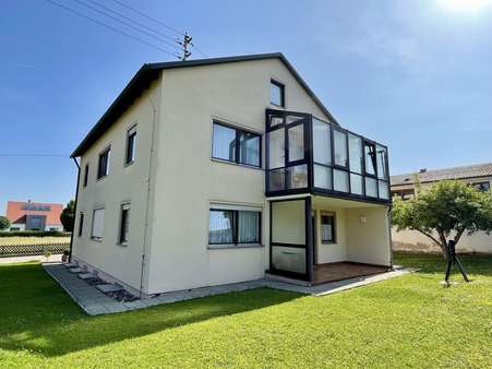 Außenansicht - Zweifamilienhaus in 86757 Wallerstein mit 166m² kaufen