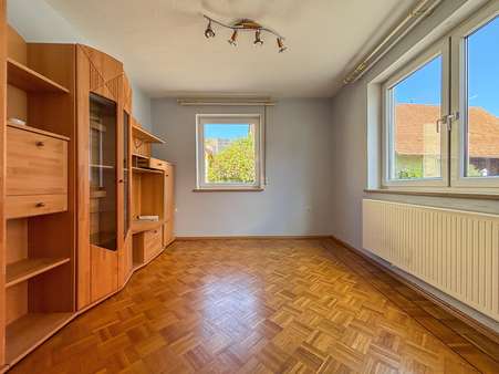 Wohnzimmer - Erdgeschoss Wohnzimmer - Erdgeschoss - Einfamilienhaus in 86732 Oettingen mit 127m² kaufen