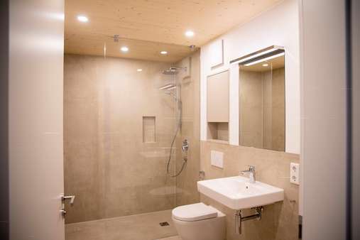 Beispielfoto Badezimmer Beispielfoto Badezimmer - Dachgeschosswohnung in 91572 Bechhofen mit 53m² kaufen