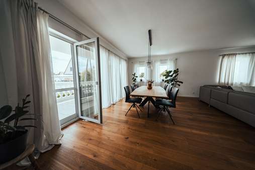 ....mit direktem Zugang zu zwei Balkonen ....mit direktem Zugang zu zwei Balkonen - Etagenwohnung in 86637 Wertingen mit 187m² kaufen