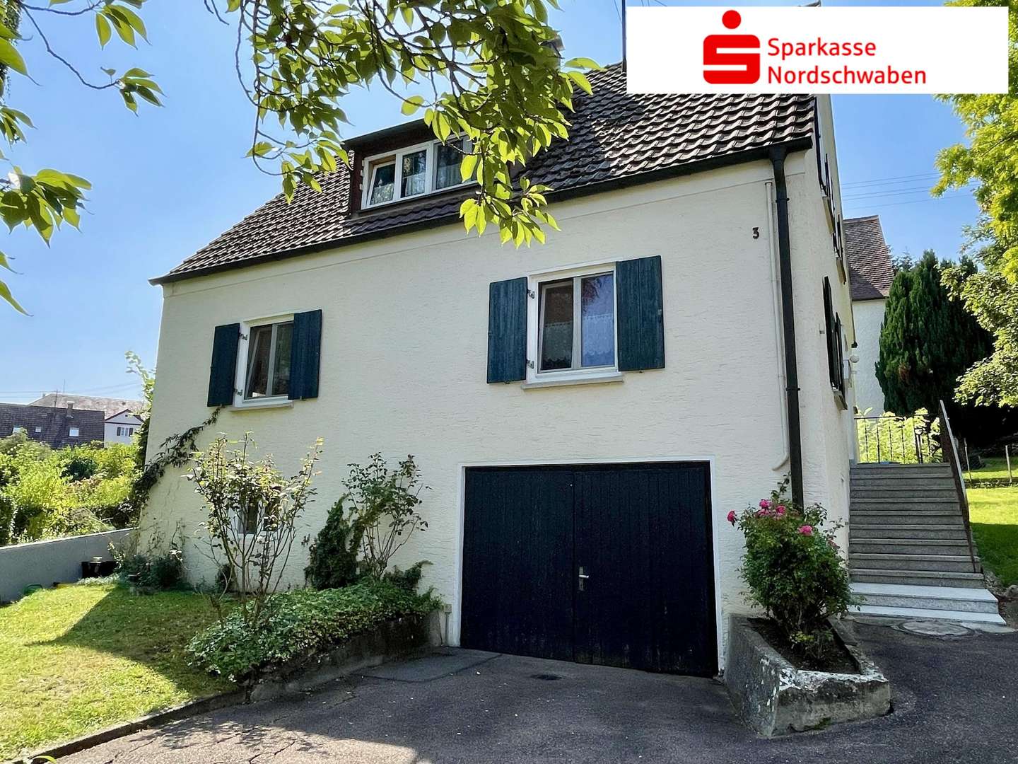 Außenansicht Außenansicht - Zweifamilienhaus in 86757 Wallerstein mit 105m² kaufen