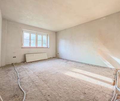 Wohn- und Esszimmer - Erdgeschoss - Einfamilienhaus in 86609 Donauwörth mit 121m² kaufen