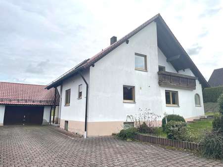 Außenansicht - Zweifamilienhaus in 89435 Finningen mit 185m² kaufen