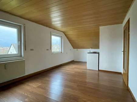 Wohnküche - Dachgeschosswohnung in 86732 Oettingen mit 80m² mieten