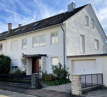 Außenansicht  - Doppelhaushälfte in 86720 Nördlingen mit 198m² kaufen