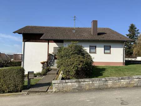 Ansicht Ostseite - Einfamilienhaus in 89297 Roggenburg mit 300m² kaufen