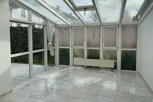 Tolles Haus mit Wintergarten in Offenhausen