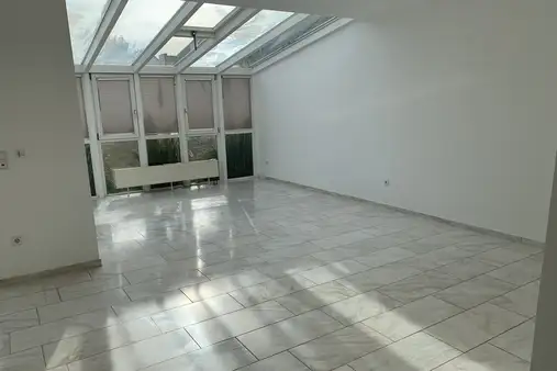 Tolles Haus mit Wintergarten in Offenhausen