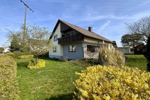 Großzügiges Zweifamilienhaus - Zweifamilienhaus in 89278 Nersingen mit 209m² kaufen