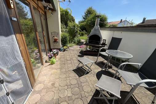 Terrasse Hanggeschoss - Doppelhaushälfte in 89250 Senden mit 156m² kaufen
