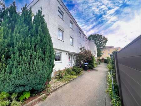 Großzügiges Reiheneckhaus Großzügiges Reiheneckhaus - Reiheneckhaus in 89233 Neu-Ulm, Pfuhl mit 148m² kaufen