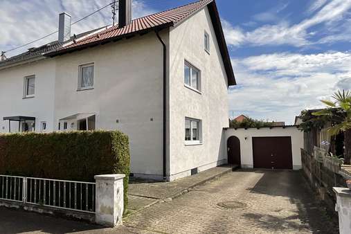 Eine interessante Investition für Ihre Zukunuft! - Doppelhaushälfte in 89257 Illertissen mit 104m² kaufen