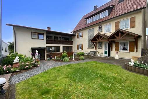 Raumwunder mit ländlichem Charakter und Potential - Zweifamilienhaus in 89296 Osterberg mit 153m² kaufen