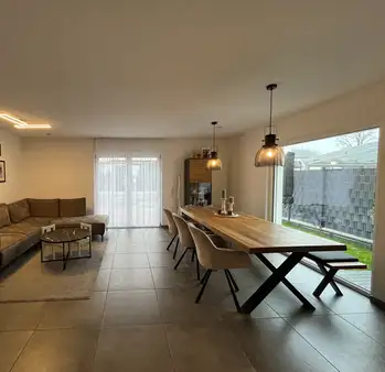 Modernes Einfamilienhaus mit viel Platz und schöner Einliegerwohnung