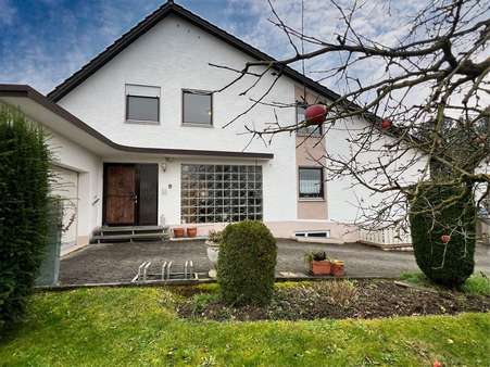 Außenansicht - Einfamilienhaus in 89365 Röfingen mit 206m² kaufen