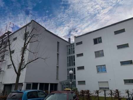 Hausansicht - Eingang - Etagenwohnung in 86343 Königsbrunn mit 74m² kaufen