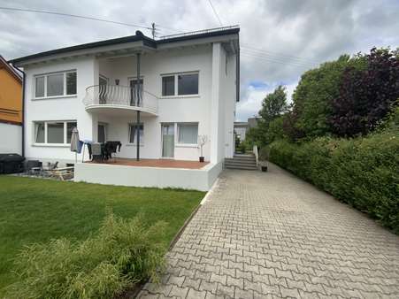 Außenansicht Außenansicht - Zweifamilienhaus in 87740 Buxheim mit 225m² kaufen