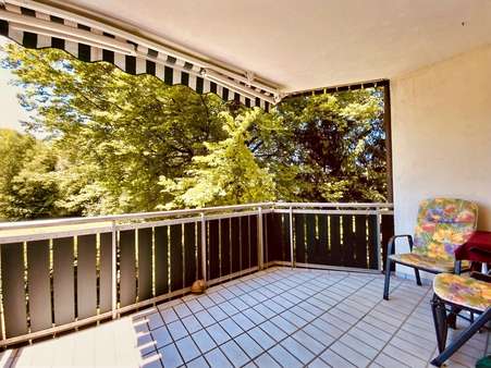 Balkon-Loggia mit Markise - Erdgeschosswohnung in 86381 Krumbach mit 95m² kaufen