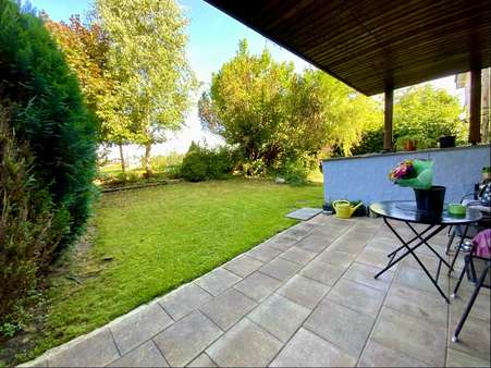 Terrasse links - Zweifamilienhaus in 86825 Bad Wörishofen mit 245m² kaufen