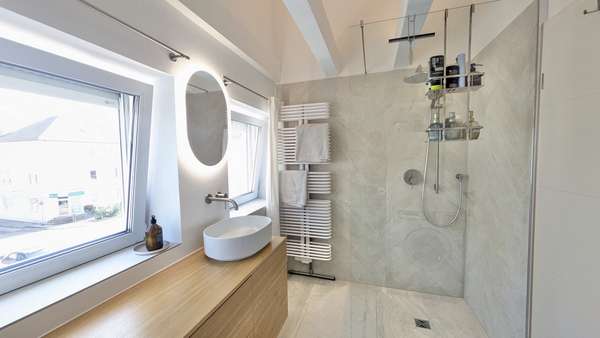 Badezimmer - Maisonette-Wohnung in 86179 Augsburg mit 62m² kaufen
