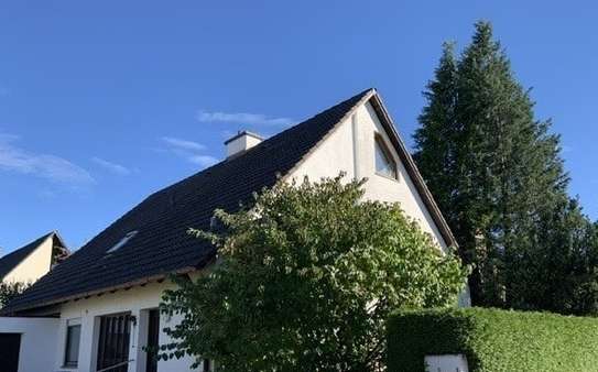 Hausansicht - Eingang - Einfamilienhaus in 86343 Königsbrunn mit 160m² kaufen