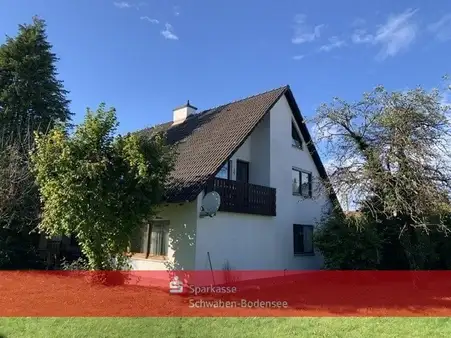 Grundstück mit Einfamilienhaus bebaut – Neubau möglich