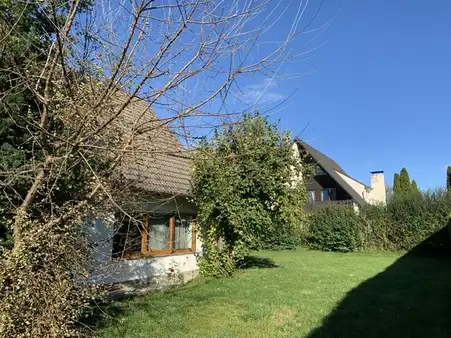 Grundstück mit Einfamilienhaus bebaut – Neubau möglich