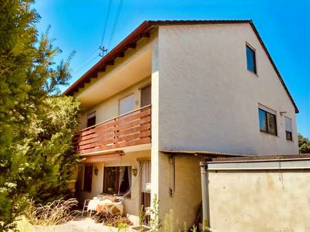 Südostansicht mit Terrasse Südostansicht mit Terrasse - Reiheneckhaus in 86381 Krumbach mit 125m² kaufen