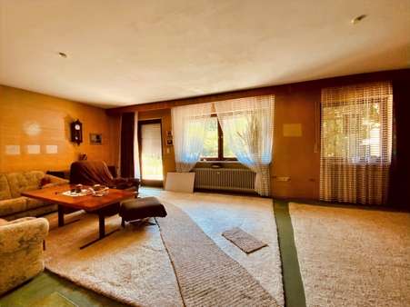Wohnzimmer mit Gartenzugang Wohnzimmer mit Gartenzugang - Reiheneckhaus in 86381 Krumbach mit 125m² kaufen