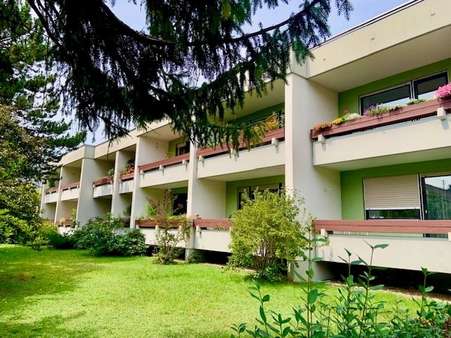 großzügige Loggien - Erdgeschosswohnung in 86163 Augsburg mit 107m² kaufen