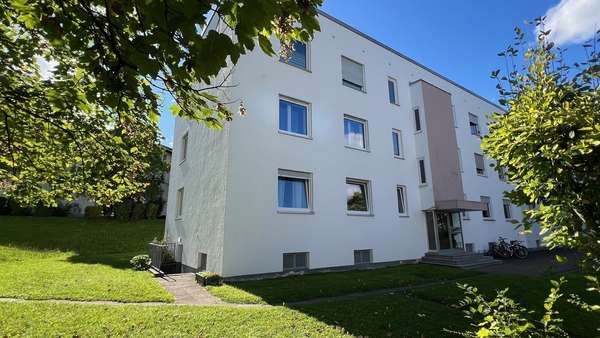 Hausansicht 2 - Etagenwohnung in 86415 Mering mit 80m² kaufen