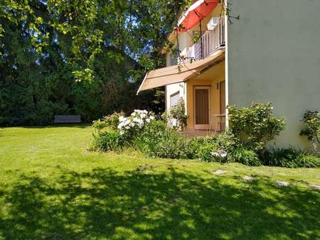 Blick auf Terrasse und Balkon Blick auf Terrasse und Balkon - Grundstück in 86356 Neusäß mit 1323m² kaufen