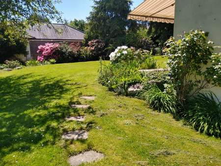 Eingewachsener Garten Eingewachsener Garten - Grundstück in 86356 Neusäß mit 1323m² kaufen