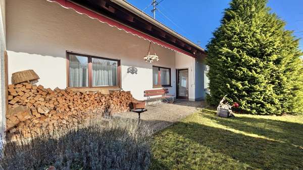 Terrasse Terrasse - Zweifamilienhaus in 86399 Bobingen mit 116m² kaufen