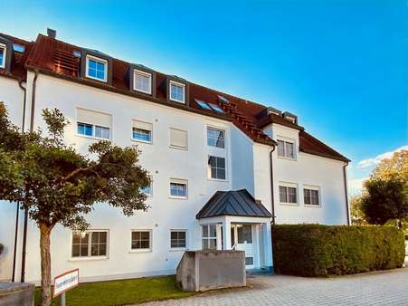 Innenhof Innenhof - Etagenwohnung in 89335 Ichenhausen mit 73m² kaufen