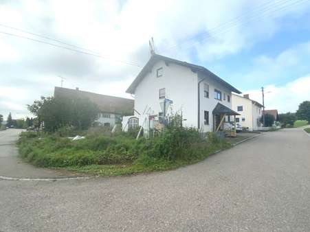 Ostansicht mit Garten Ostansicht mit Garten - Zweifamilienhaus in 87757 Kirchheim mit 200m² kaufen